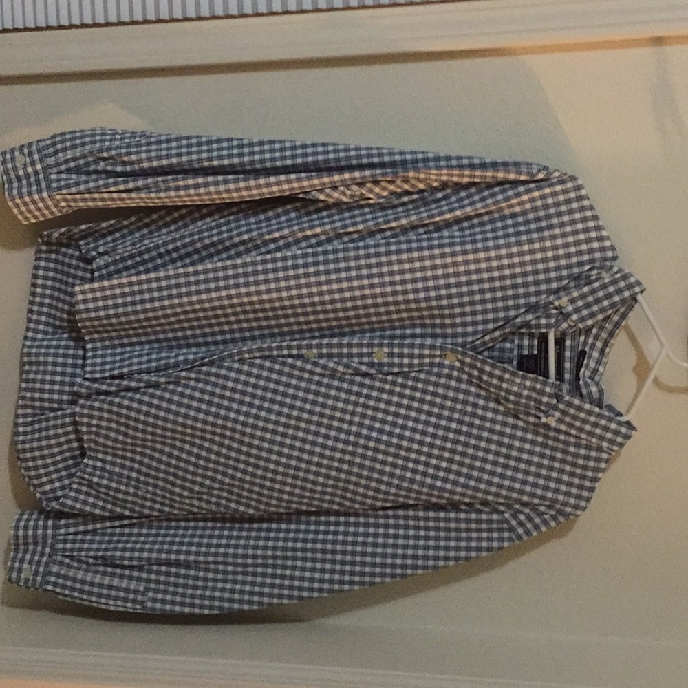 Button down - Picture 1 of 3
